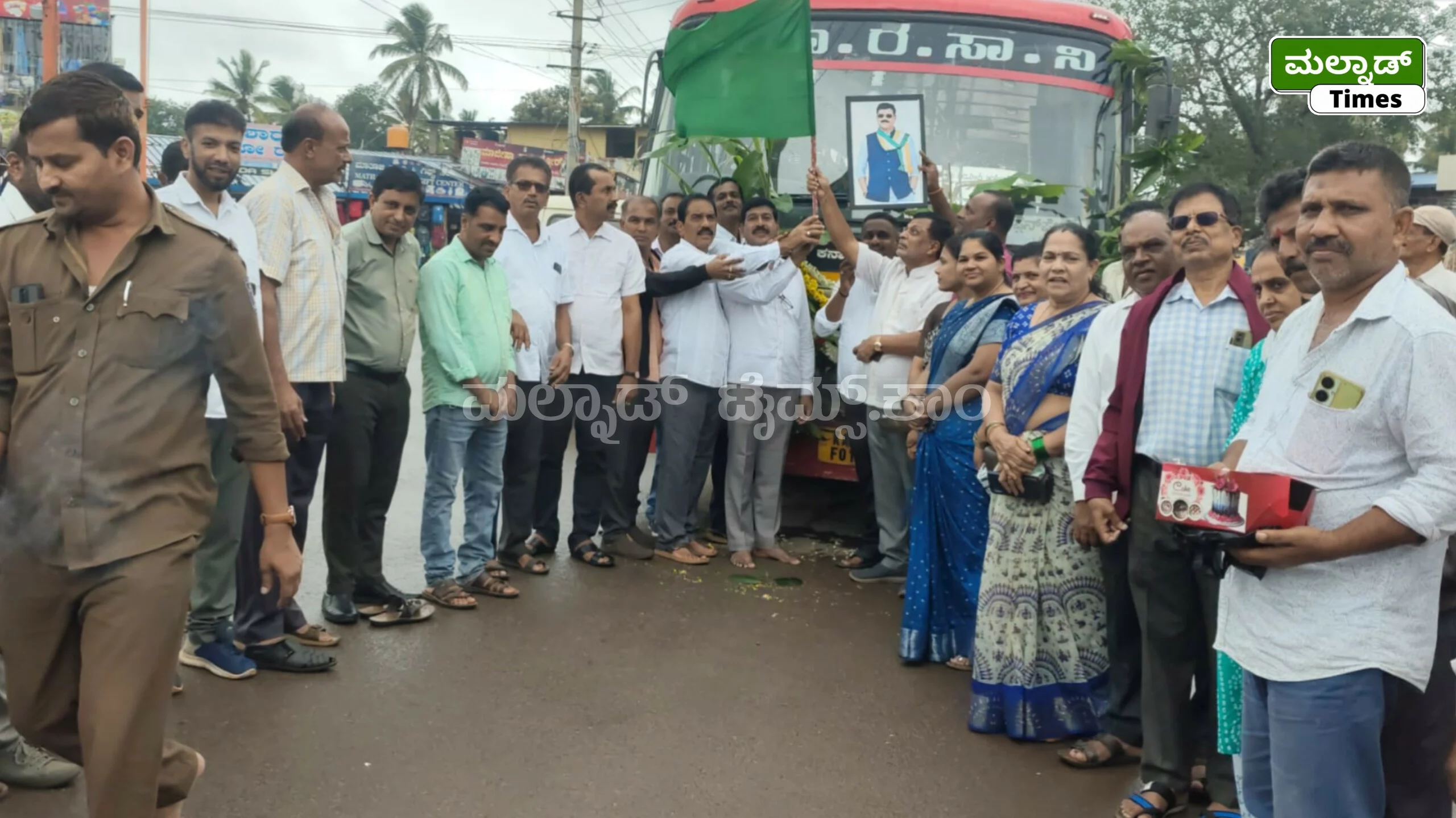 ಸಾಗರ ತೀರ್ಥಹಳ್ಳಿ ಮಾರ್ಗದಲ್ಲಿ ಸರ್ಕಾರಿ ಬಸ್ ಚಾಲನೆ ವೇಳೆ ಖಾಸಗಿ ಬಸ್ ಏಜೆಂಟರ ಆಕ್ಷೇಪ ಮಾತಿನ ಚಕಮಕಿ – InShot 20260730 182439906