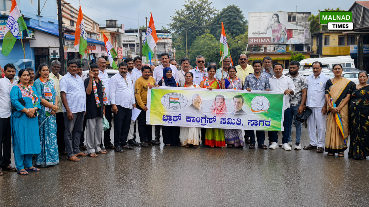 ಖರ್ಗೆ ಭಾಷಣದ ಸ್ಥಳ ಶುದ್ಧೀಕರಣ ಖಂಡಿಸಿ ಸಾಗರದಲ್ಲಿ ಕಾಂಗ್ರೆಸ್ ಪ್ರತಿಭಟನೆ – congrss protest