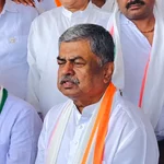 ಈಸೂರಿನಲ್ಲಿ ಬಿ.ಕೆ. ಹರಿಪ್ರಸಾದ್ ವಾಗ್ದಾಳಿ: ‘ಬರ ಪರಿಹಾರಕ್ಕೆ ₹18 ಸಾವಿರ ಕೋಟಿ ಕೇಳಿದರೂ ಕೇಂದ್ರ ಸ್ಪಂದಿಸಿಲ್ಲ’ – bk hariprasad